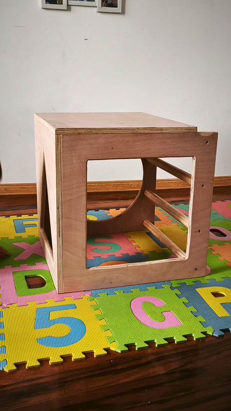 Cubo Pikler con rampa